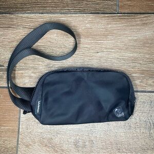 Belt Bag//Fanny Pack || Lululemon Athletica